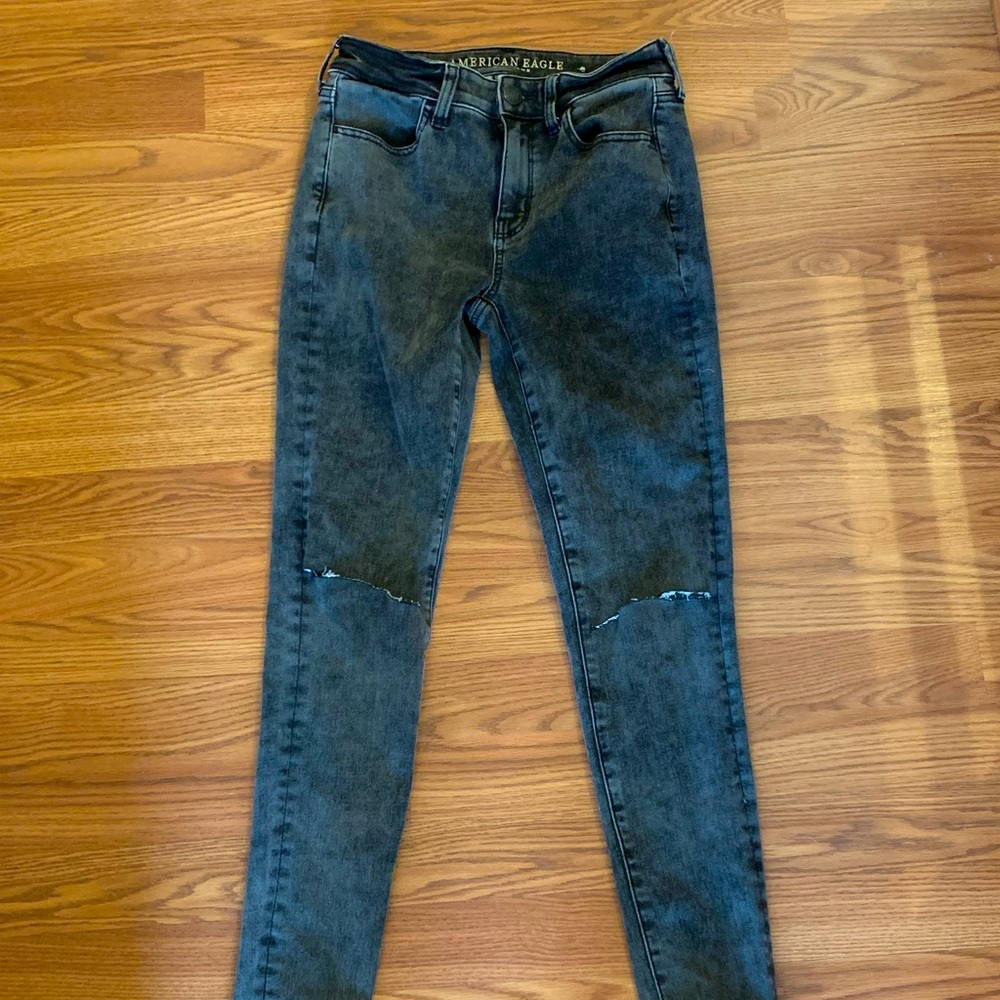 Black Distressed AE Skinny Jeans, Size 2